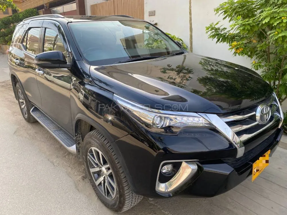 Toyota Fortuner 2020 for Sale in Karachi Image-1
