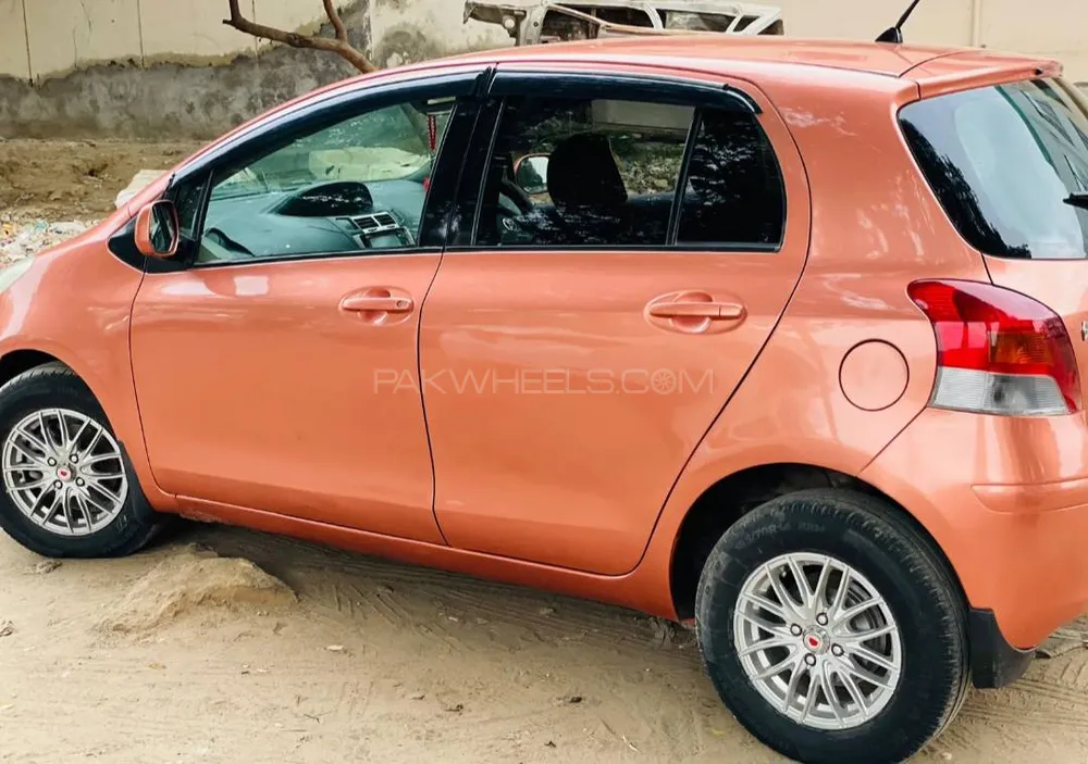 Toyota Vitz 2007 for Sale in Karachi Image-1