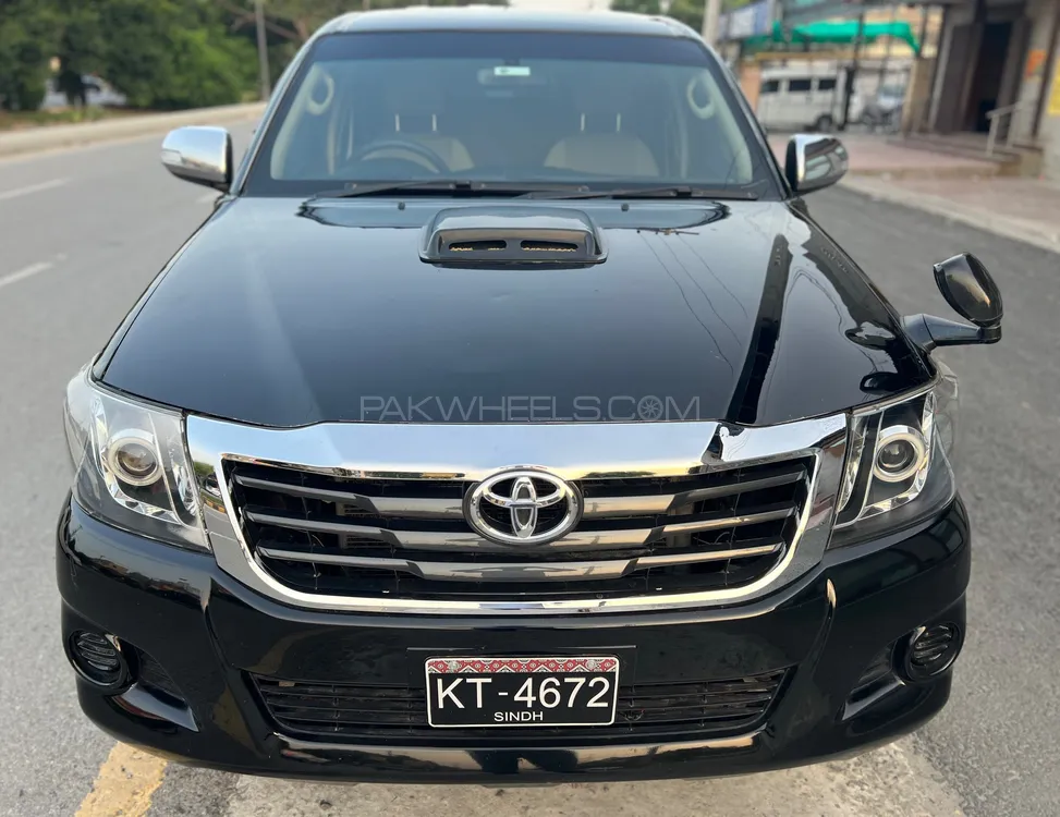 Toyota Hilux 2014 for Sale in Lahore Image-1