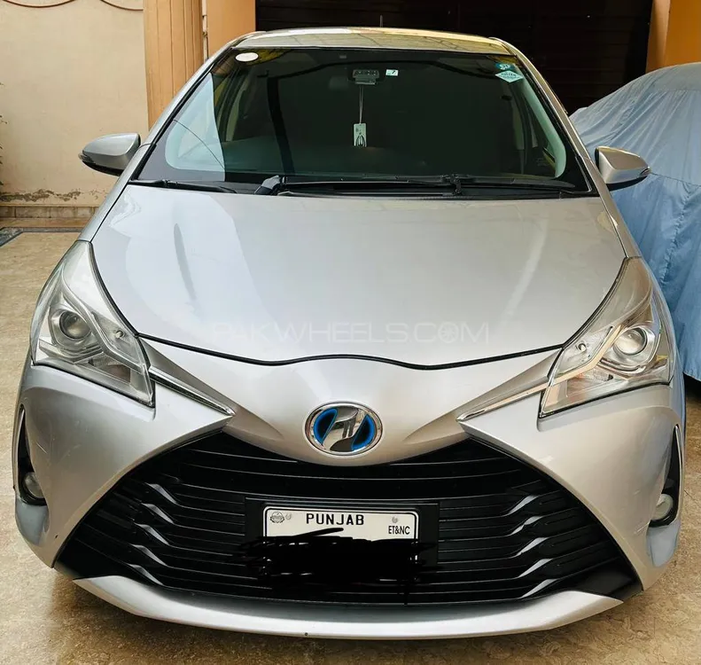 Toyota Vitz 2017 for Sale in Multan Image-1