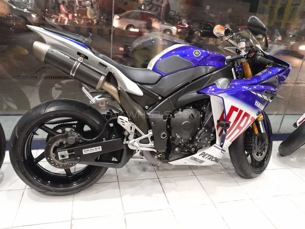 2010 yamaha yzf r1 for sale