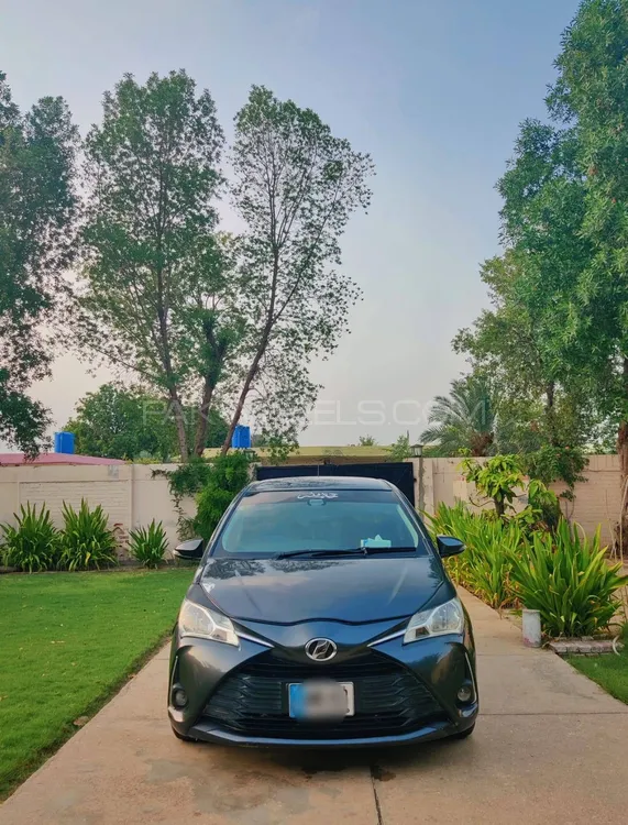 Toyota Vitz 2018 for Sale in Jauharabad Image-1