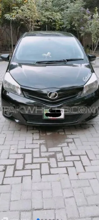 Toyota Vitz 2015 for Sale in Lahore Image-1