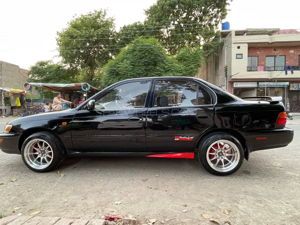 Toyota Corolla 2000 for Sale in Lahore Image-1