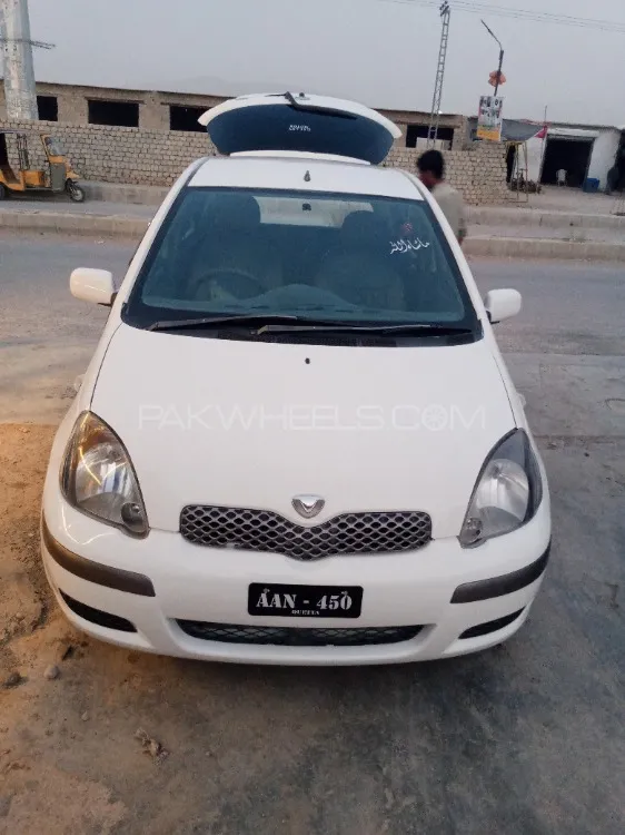 Toyota Vitz 2000 for Sale in Quetta Image-1