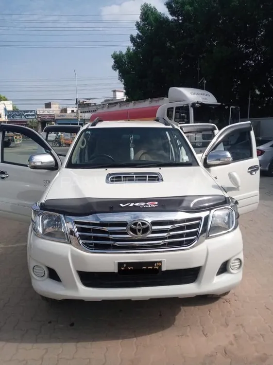 Toyota Hilux 2015 for Sale in Sialkot Image-1