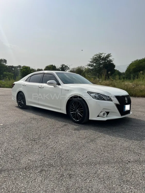 Toyota Crown 2015 for Sale in Islamabad Image-1