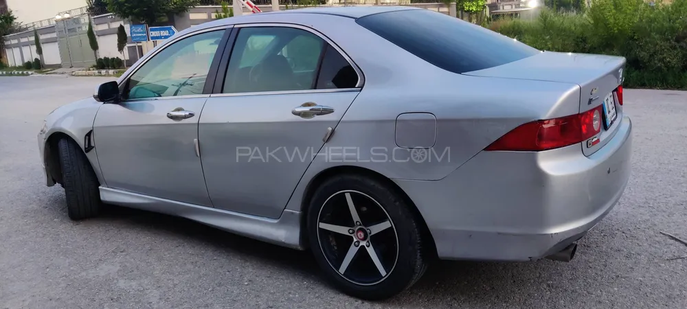 Honda Accord 2004 for Sale in Islamabad Image-1