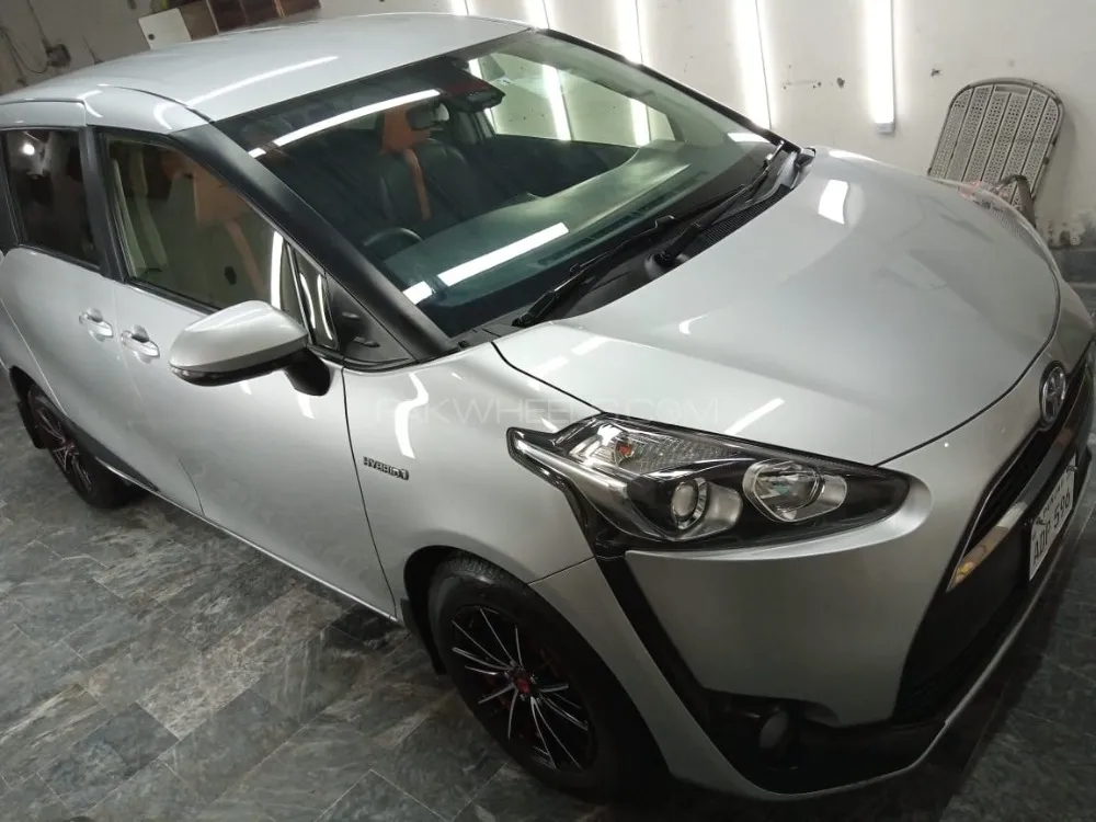 Toyota Sienta 2015 for Sale in Lahore Image-1