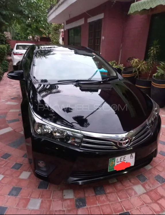 Toyota Corolla 2015 for Sale in Lahore Image-1