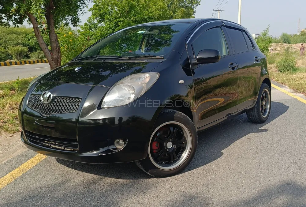 Toyota Vitz 2007 for Sale in Peshawar Image-1