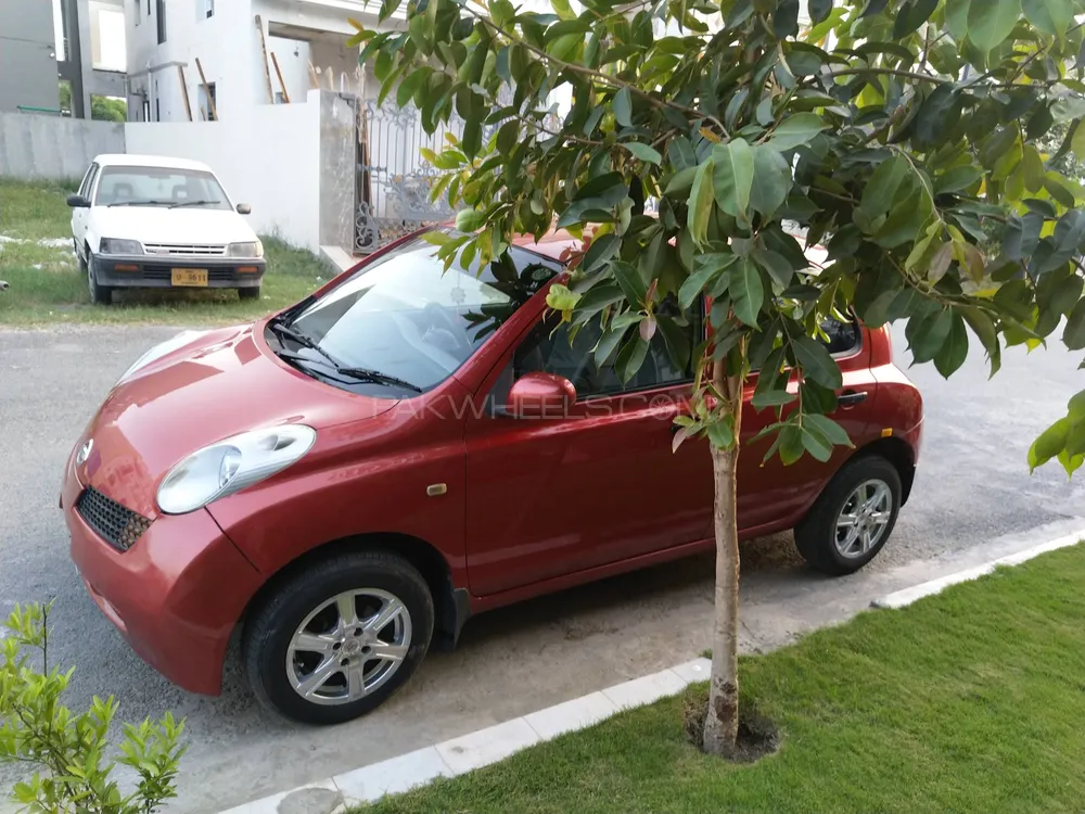 Nissan March 2004 for Sale in Lahore Image-1