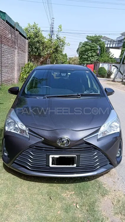 Toyota Vitz 2017 for Sale in Multan Image-1