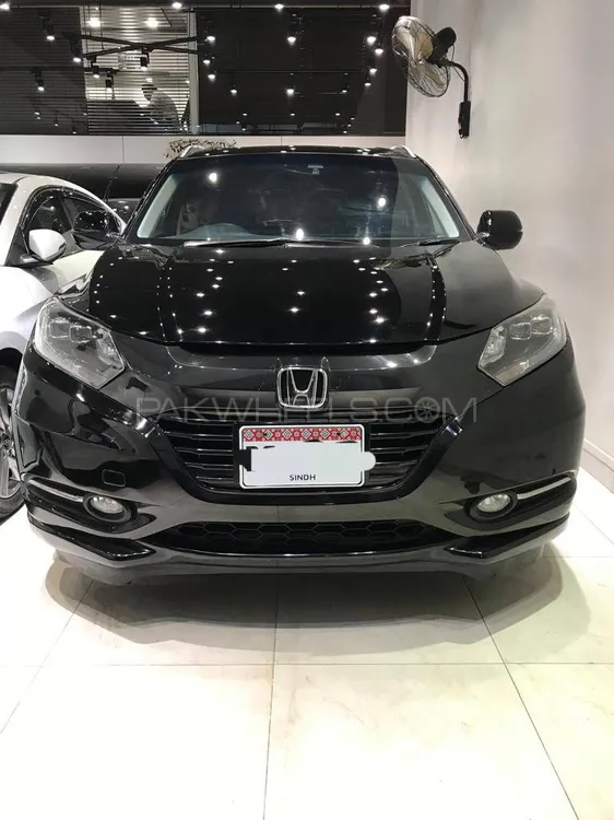 Honda Vezel 2014 for Sale in Karachi Image-1