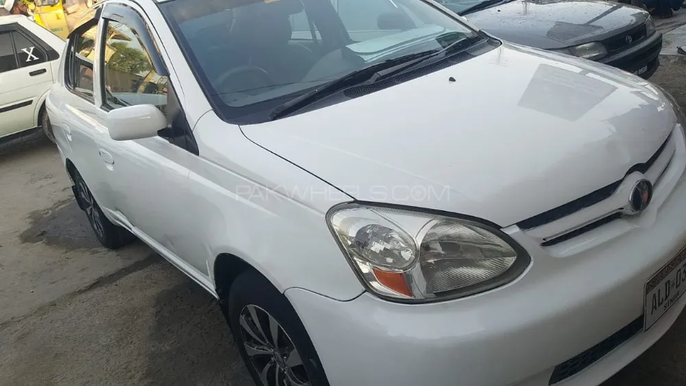 Toyota Platz 2003 for Sale in Mardan Image-1