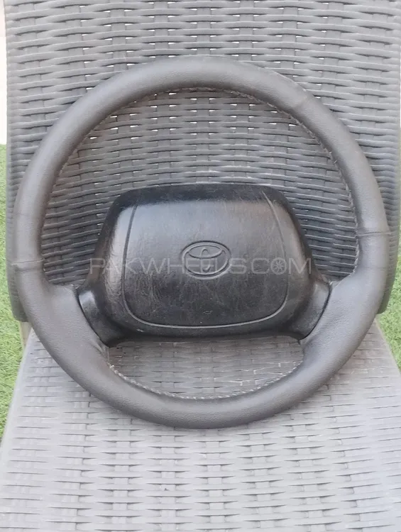 Toyota Hilux Tiger/Surf 2000 Genuine Steering Wheel Image-1