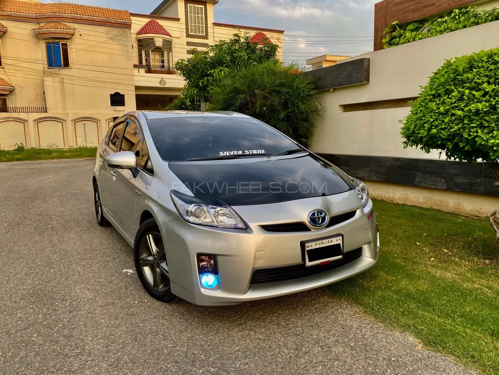 Toyota Prius 2011 for Sale in Sialkot Image-1