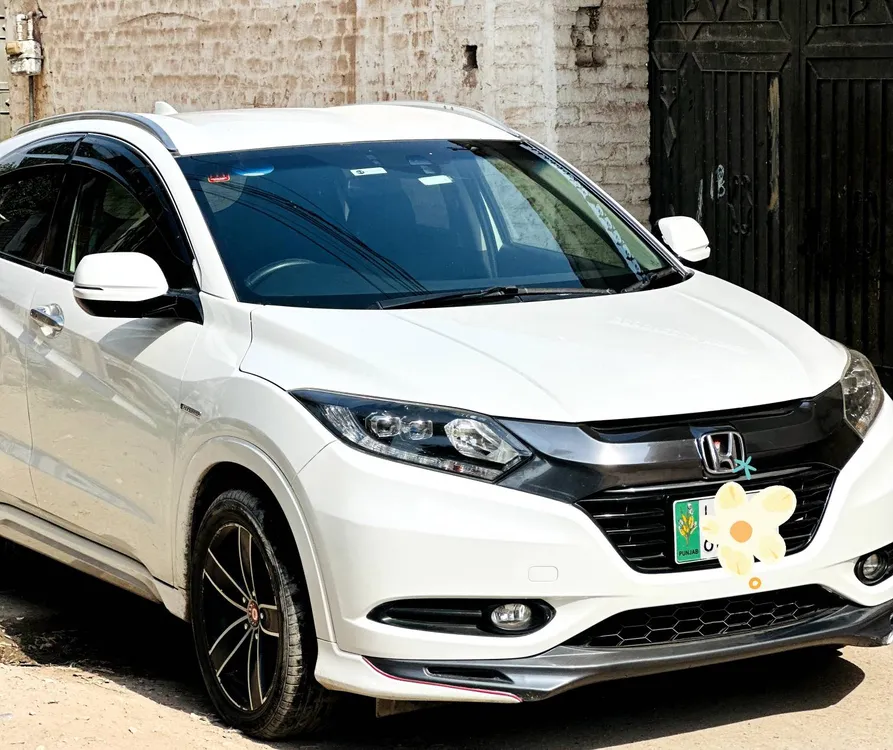 Honda Vezel 2014 for Sale in Peshawar Image-1