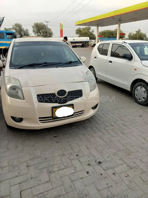 Toyota Vitz 2005 for Sale in Dera ismail khan Image-1