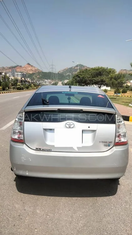 Toyota Prius 2009 for Sale in Islamabad Image-1