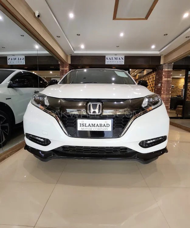 Honda Vezel 2017 for Sale in Islamabad Image-1
