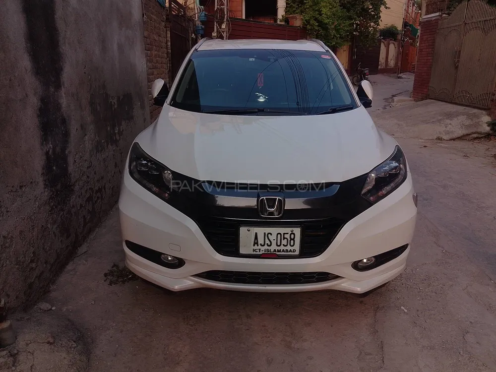 Honda Vezel 2015 for Sale in Rawalpindi Image-1