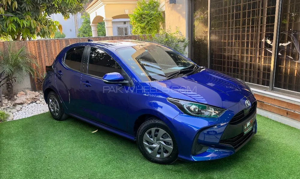 Toyota Vitz 2021 for Sale in Lahore Image-1