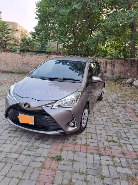Toyota Vitz 2021 for Sale in Sialkot Image-1