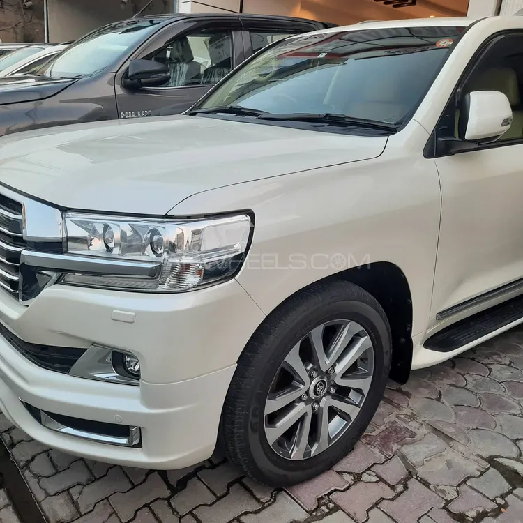 Toyota Land Cruiser 2017 for Sale in Lahore Image-1