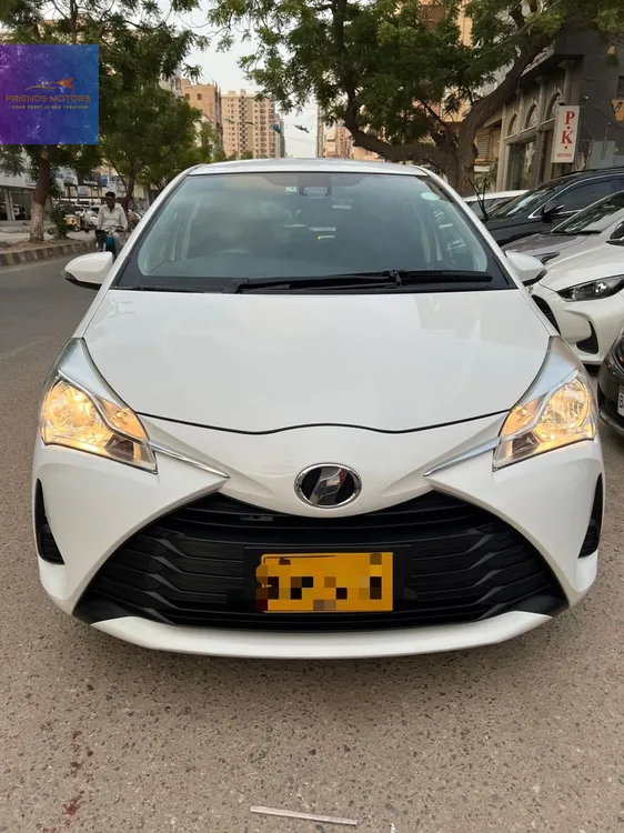 Toyota Vitz 2017 for Sale in Karachi Image-1