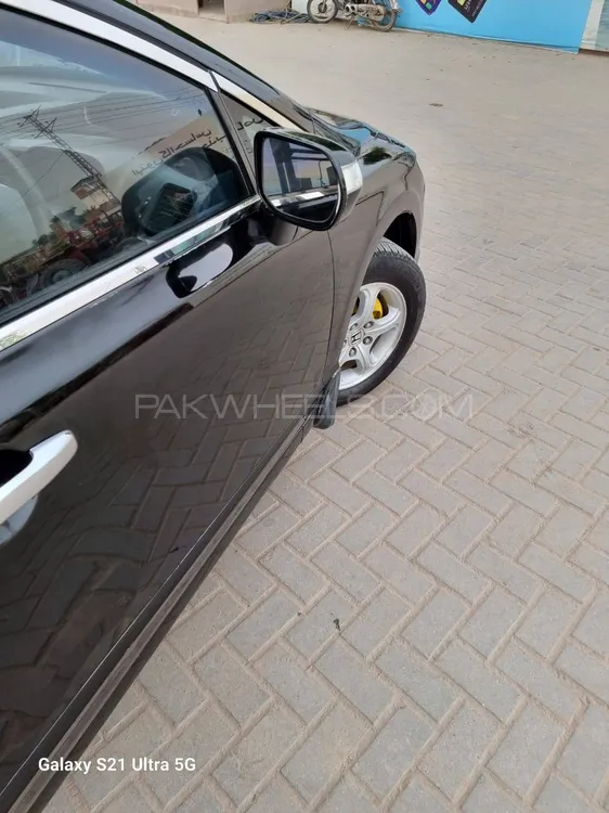 Honda Civic 2011 for Sale in Sadiqabad Image-1