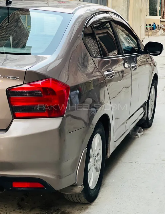 Honda City 2016 for Sale in Faisalabad Image-1