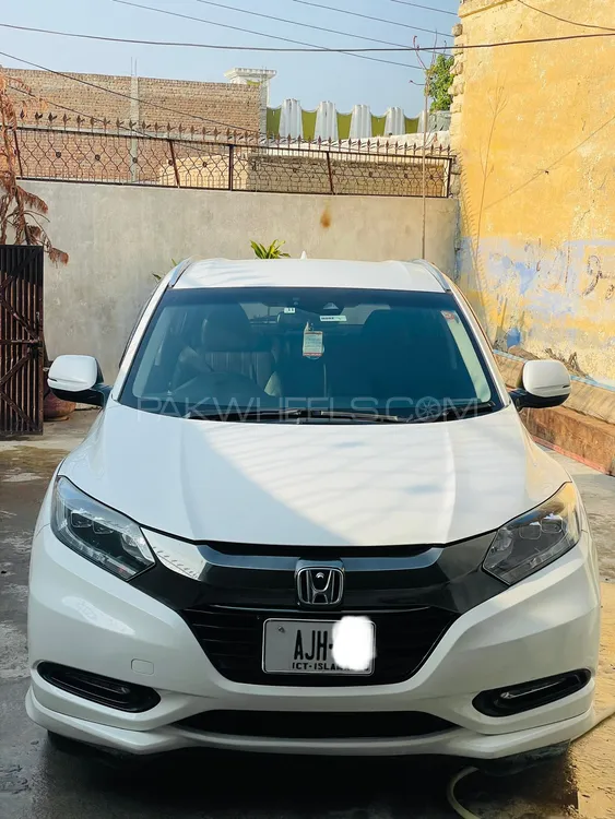 Honda Vezel 2017 for Sale in Islamabad Image-1