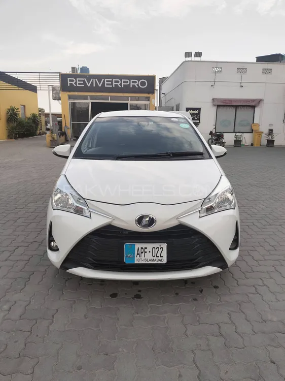 Toyota Vitz 2018 for Sale in Gujrat Image-1