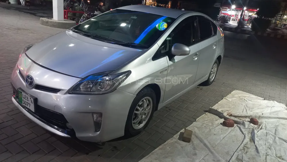 Toyota Prius 2012 for Sale in Lahore Image-1