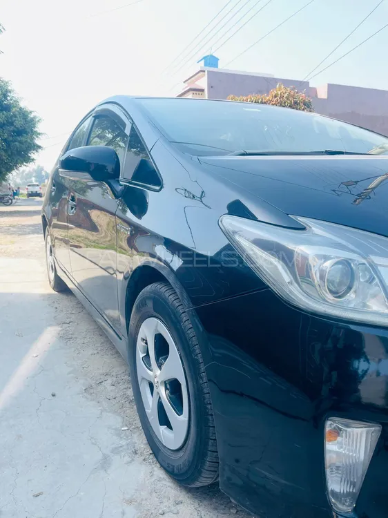 Toyota Prius 2015 for Sale in Gujrat Image-1