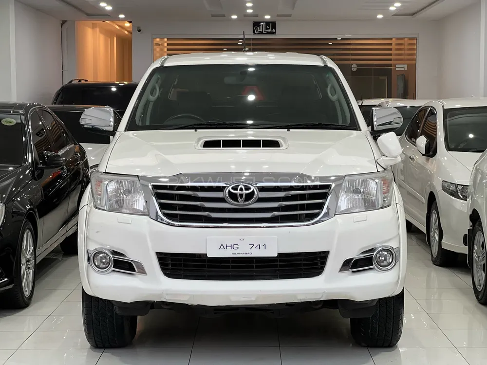 Toyota Hilux 2014 for Sale in Peshawar Image-1