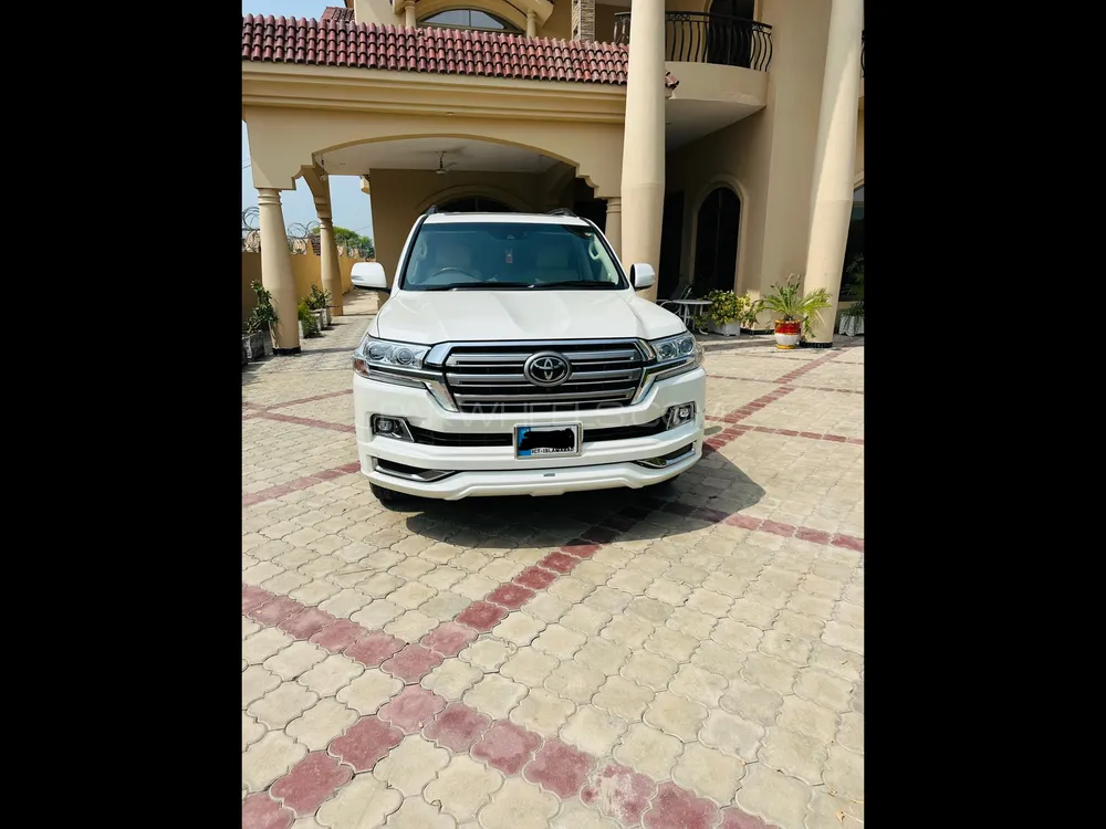 Toyota Land Cruiser 2017 for Sale in Mandi bahauddin Image-1