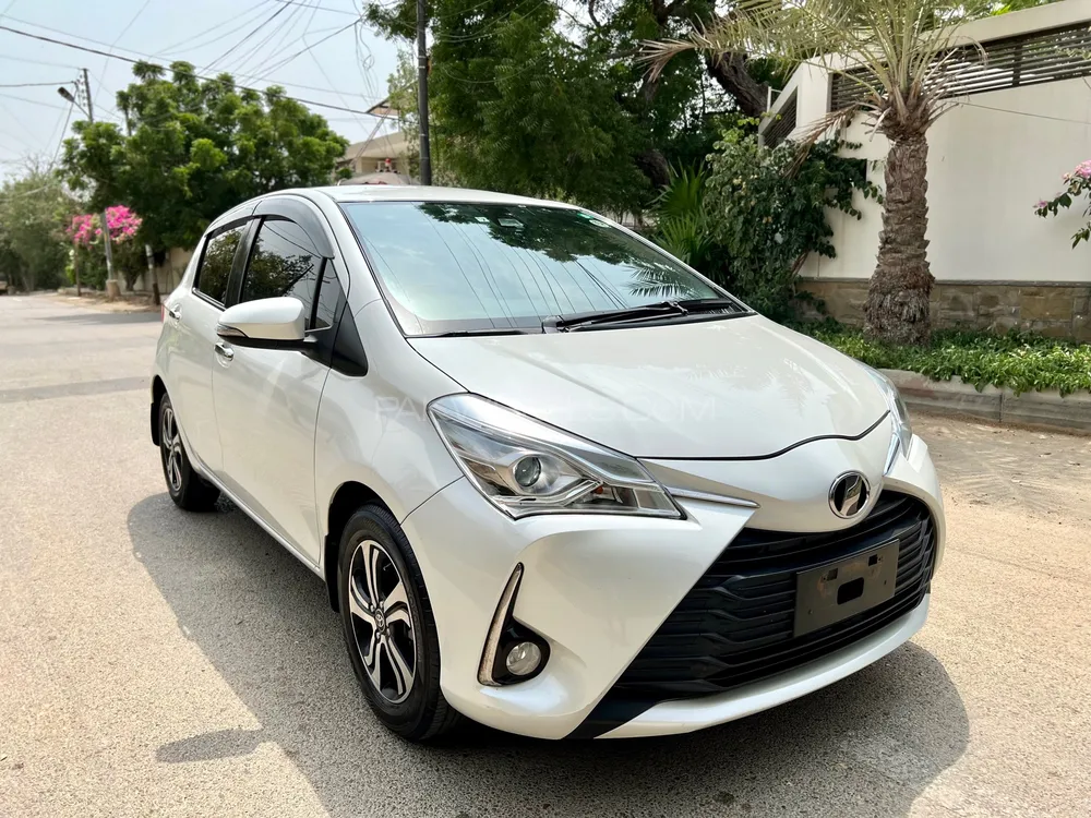 Toyota Vitz 2018 for Sale in Karachi Image-1