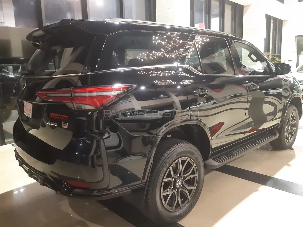 Toyota Fortuner GRS 2023 for sale in Peshawar PakWheels