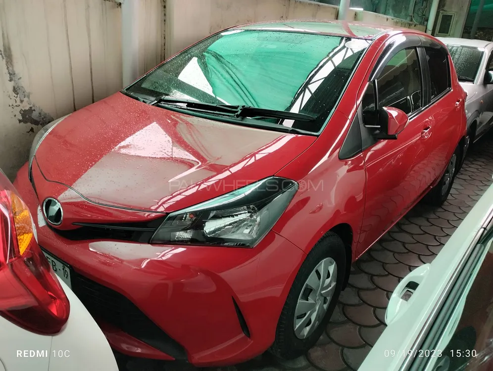 Toyota Vitz 2015 for Sale in Lahore Image-1