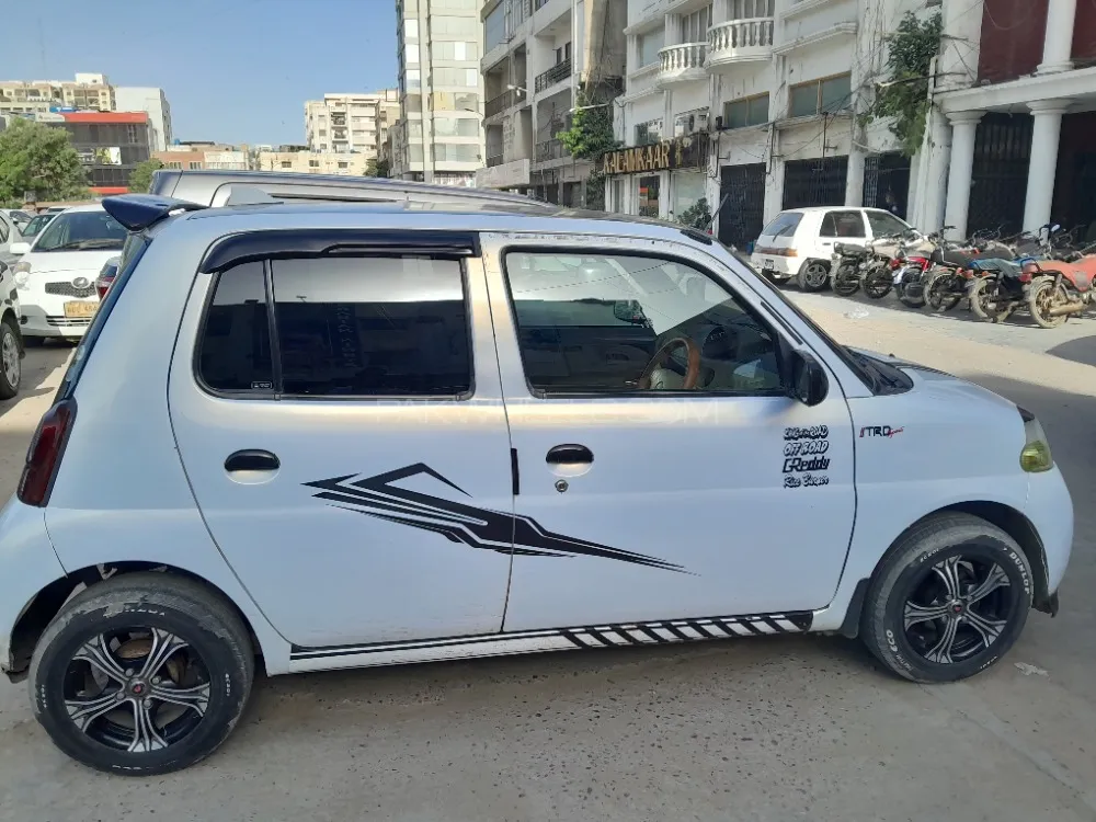 Daihatsu Esse 2011 for Sale in Karachi Image-1