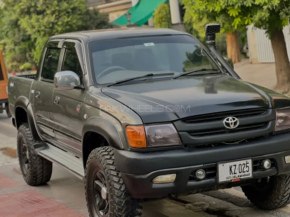 Toyota Hilux 2003 for Sale in Lahore Image-1