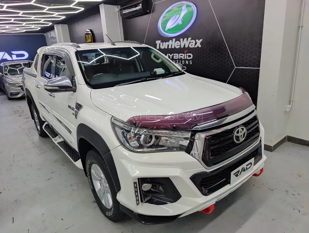 Toyota Hilux 2015 for Sale in Karachi Image-1
