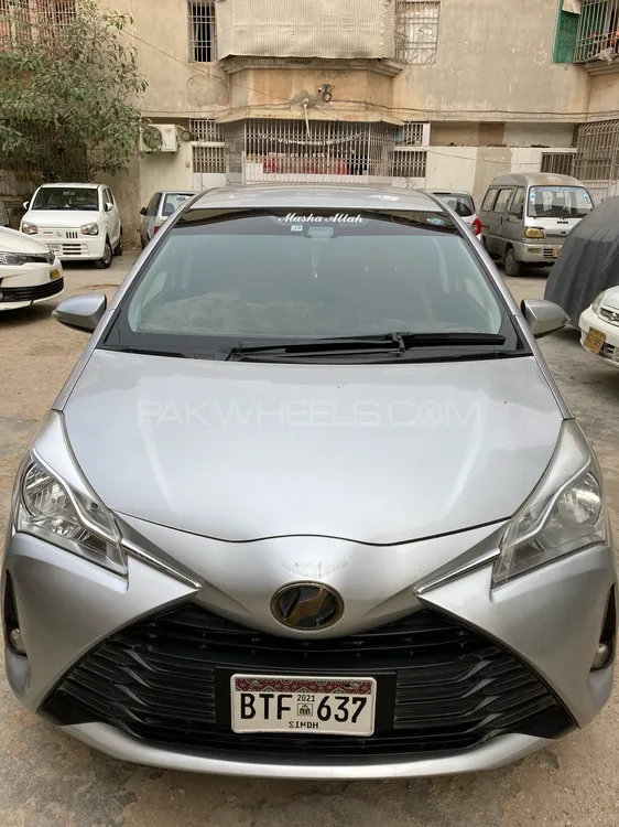 Toyota Vitz 2017 for Sale in Karachi Image-1