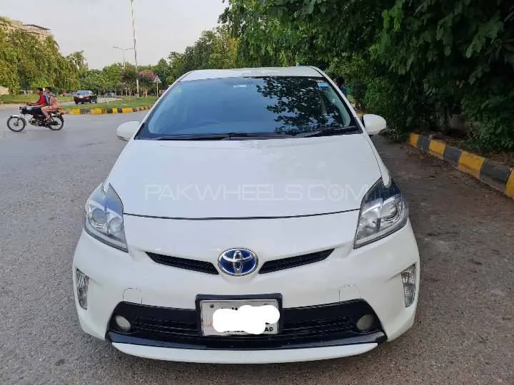 Toyota Prius 2015 for Sale in Islamabad Image-1