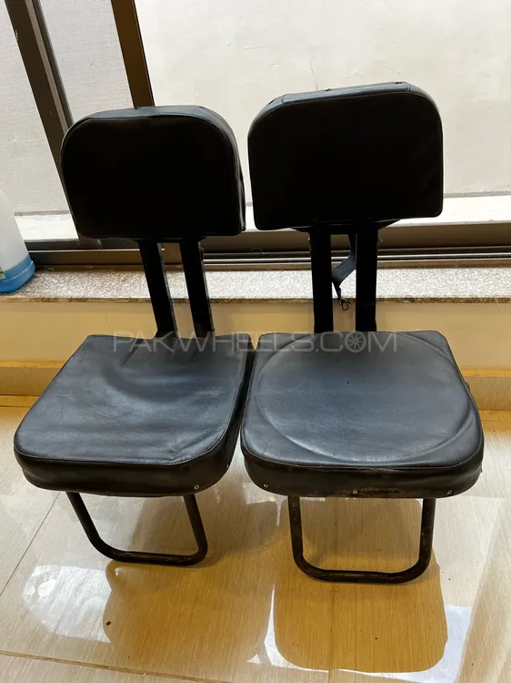 4 security seats for revo,vigo Image-1