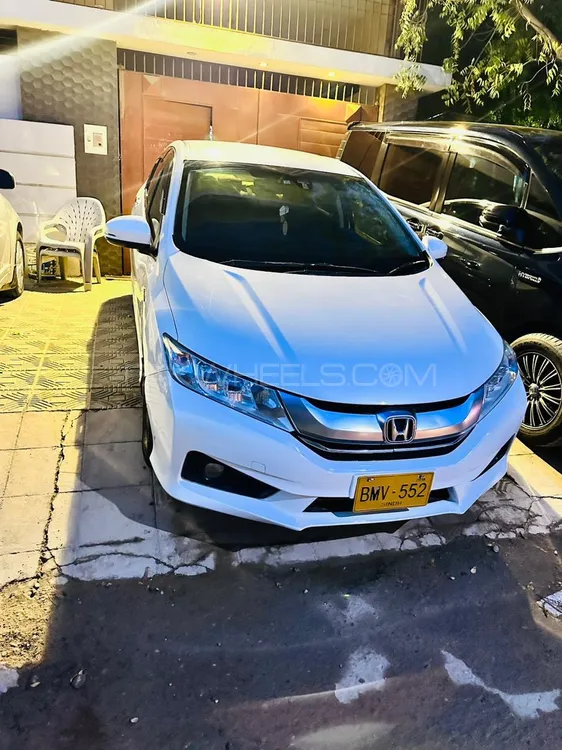 Honda Grace Hybrid 2015 for Sale in Karachi Image-1