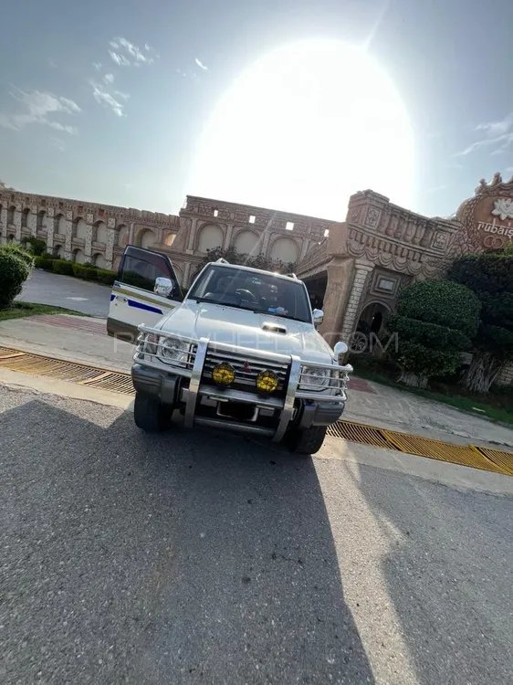 Mitsubishi Pajero 1996 for Sale in Mardan Image-1