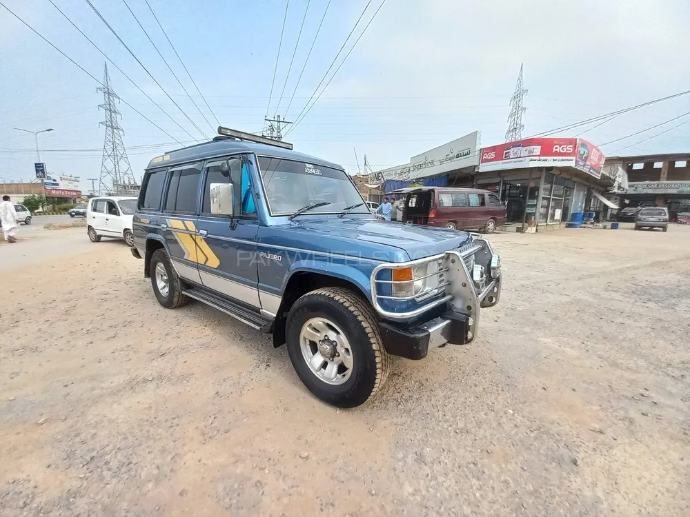 Mitsubishi Pajero 1988 for Sale in Peshawar Image-1